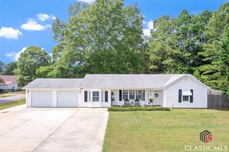Home image of 4005 Twin Ln, Winterville, GA 30683